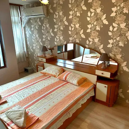 Lux Sisi * Burgas